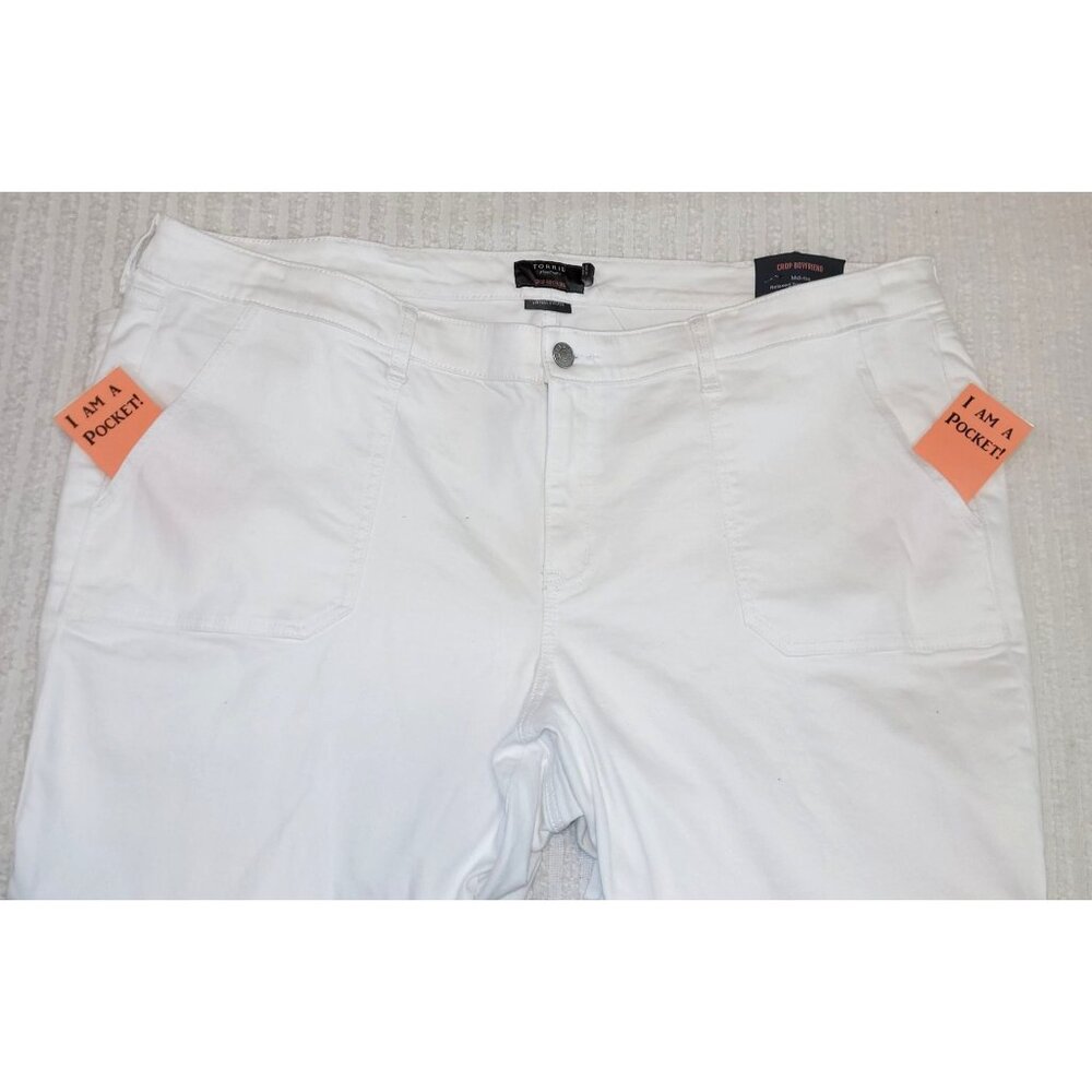NWT Torrid Mid Rise Straight Leg Crop Boyfriend Jeans Pants White Plus Size 26